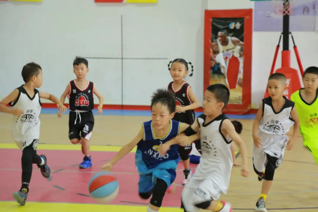 中学篮球战术训练方法有哪些_0